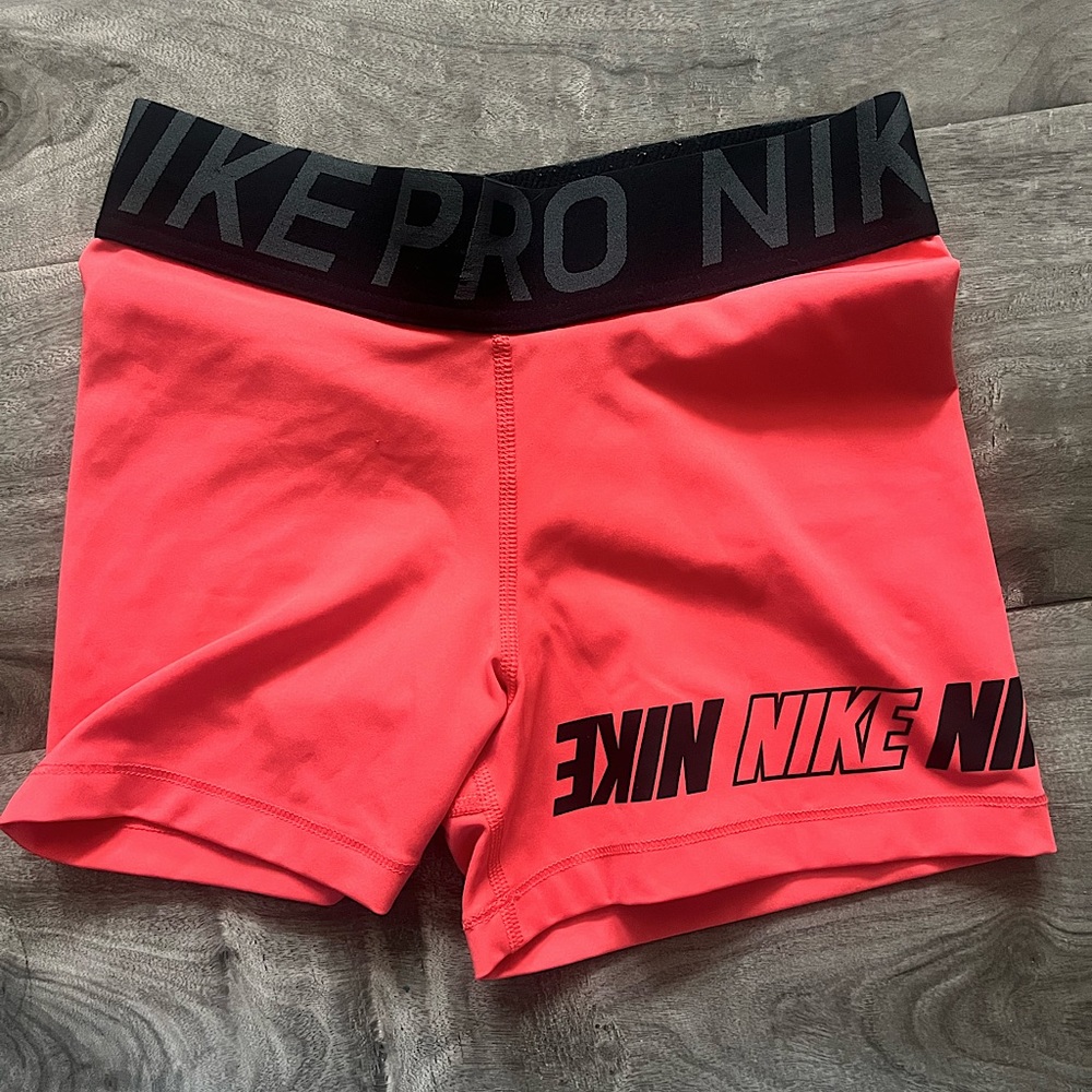 Nike Pro shorts size small